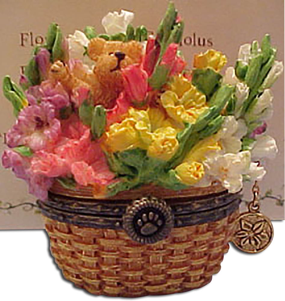 Boyds Beary Blossom Treasure Boxes is no exception. Adorable basket figurines filled with flowers that represent each birthday month.