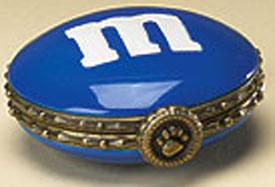 No...it's not your dream of an oversized M&M'S® candy come true...but it's almost as good! Just as M&M'S hold a tasty chocolate surprise inside their colorful candy shells...Boyds M&M'S® Treasure Boxes feature their own surprises! 