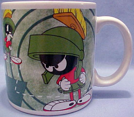 Tweety, Sylvester and Marvin the Martian adorn these ceramic coffee mugs. Perfect for any Looney Tunes fan!