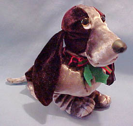Hushpuppies Basset Hound Puppy Dog Holiday Cabernet Bean Bag 